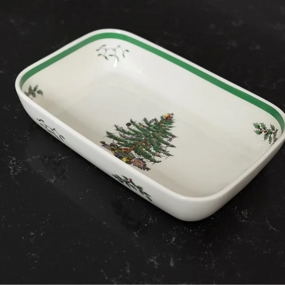 Spode Christmas Tree Oven to Table Baking Dish - Picture 3 of 4